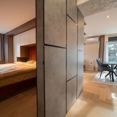 Apartment First Class *